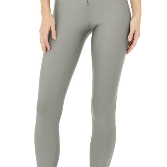 ALO yoga pants - Picture 2 of 2